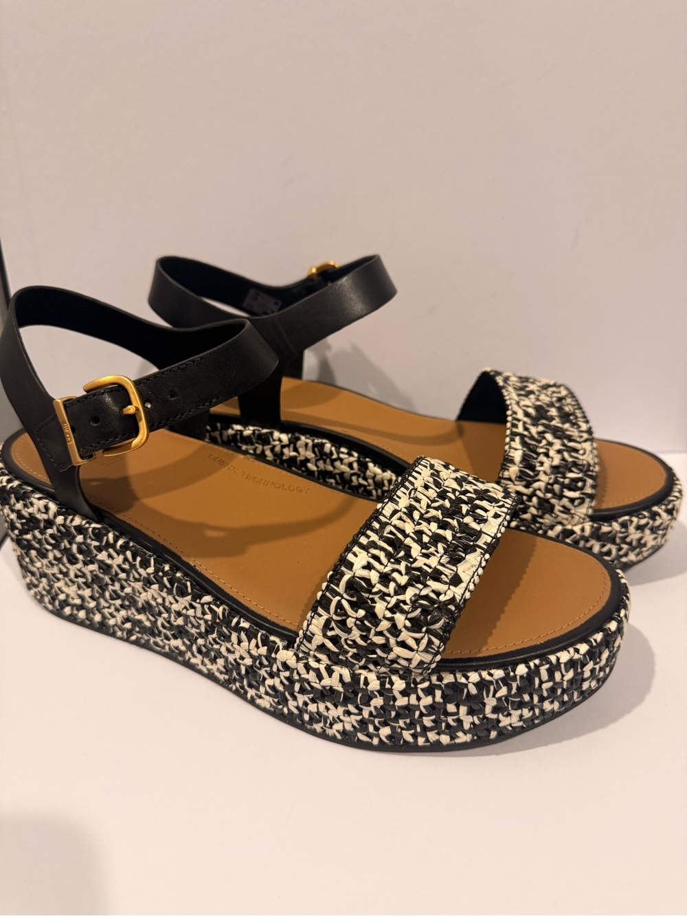 NWT Fitflop Woven Black and White Platform Sandals with Ankle Strap